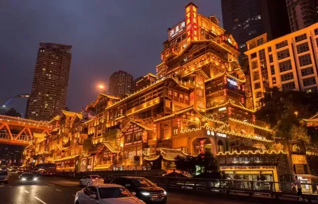 Bitácora para descubrir a Chongqing, la ciudad más caótica y futurista de China